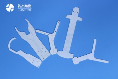 氧化鋁陶瓷有哪些實用的性能 氧化鋁陶瓷有哪些實用的性能